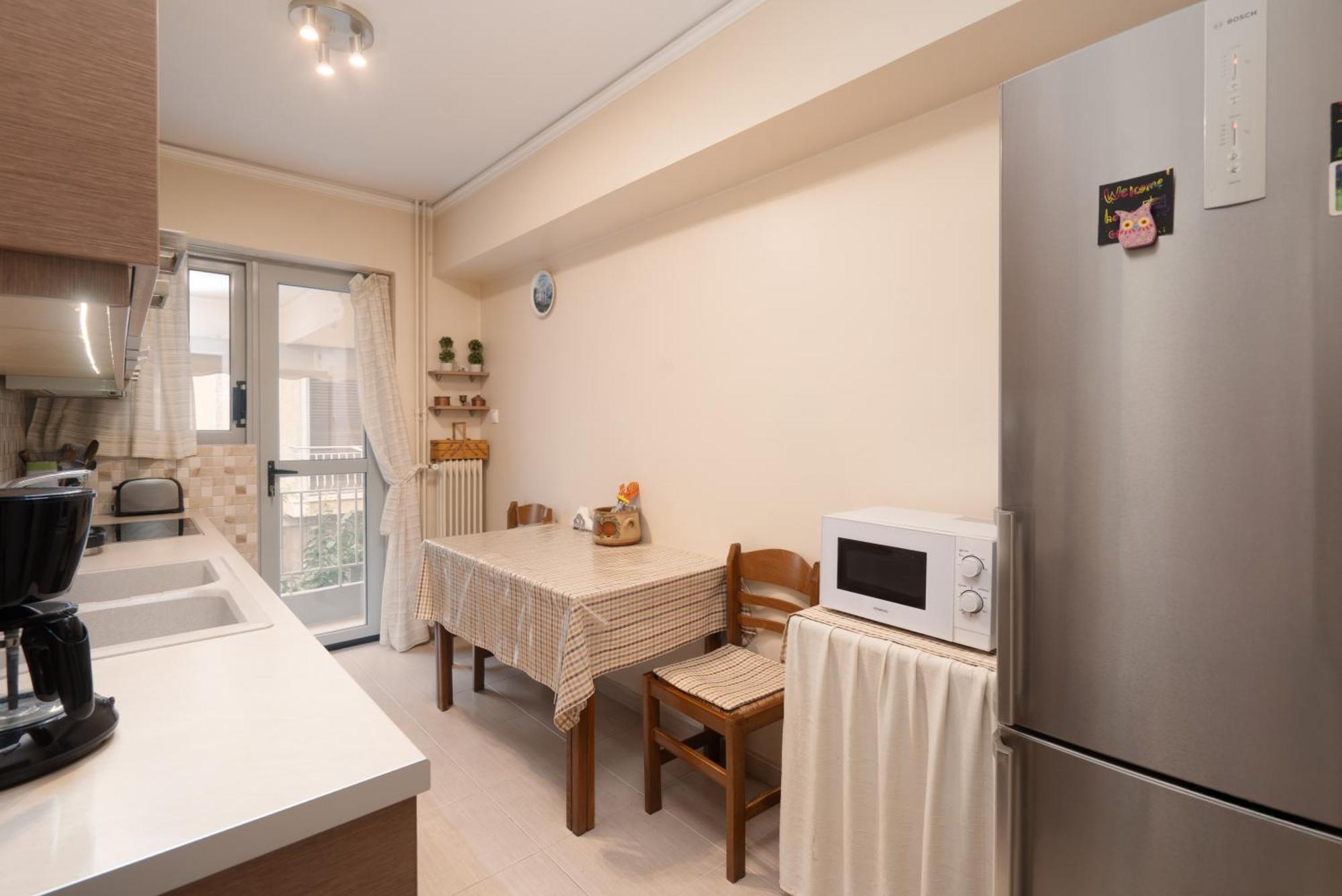 Thissio Family Apartment Atene Esterno foto