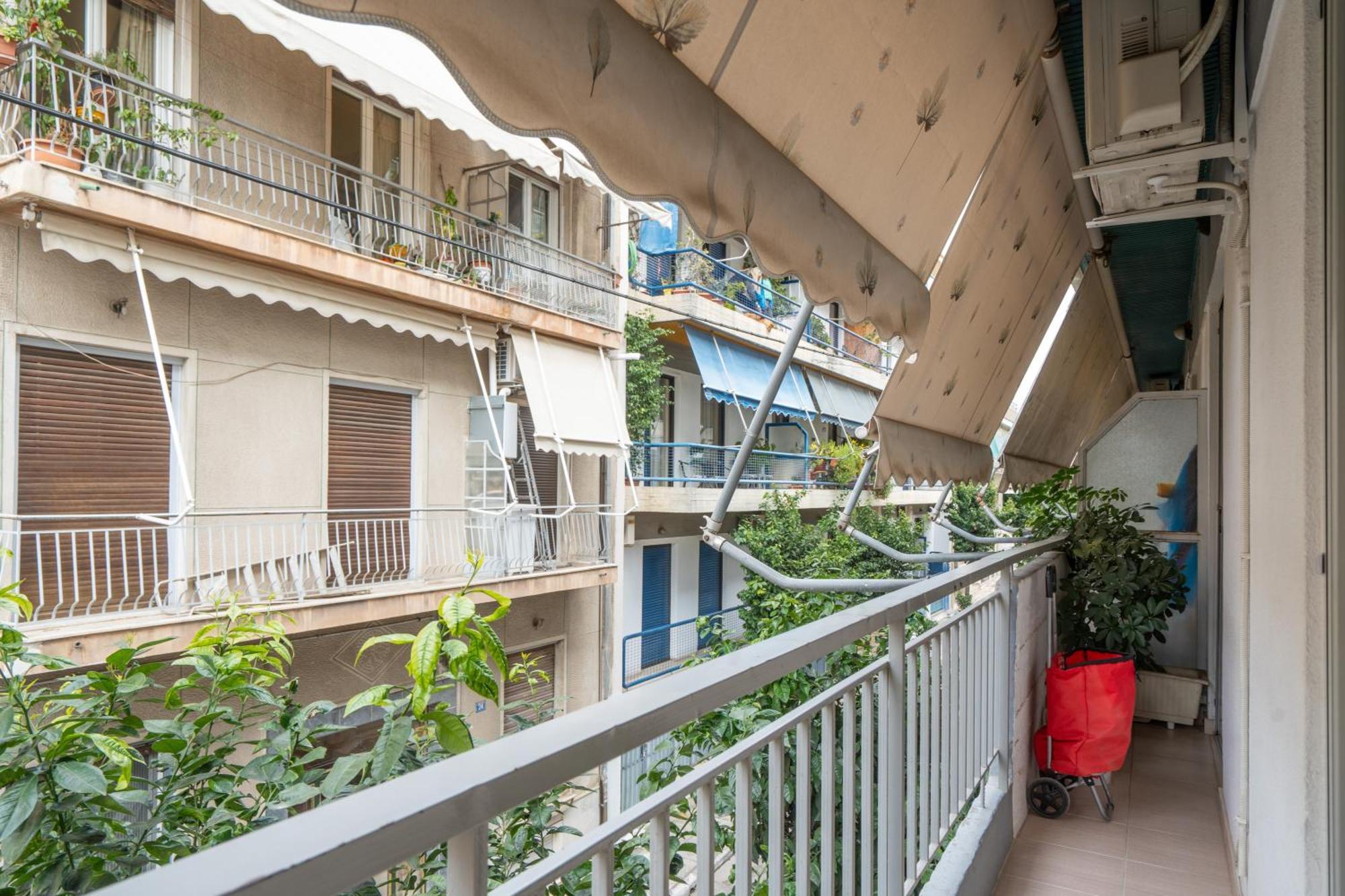 Thissio Family Apartment Atene Esterno foto