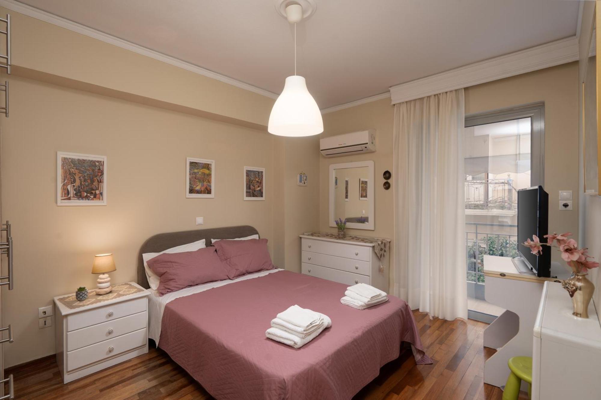 Thissio Family Apartment Atene Esterno foto